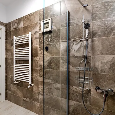 Astoria 316 * Navodari