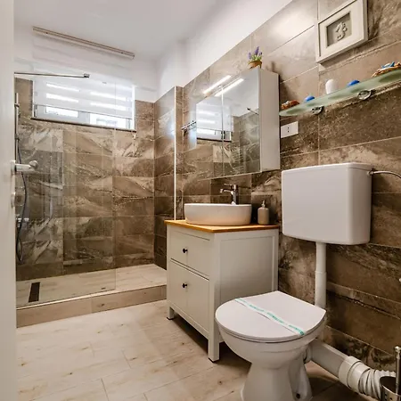 Astoria 316 * Navodari